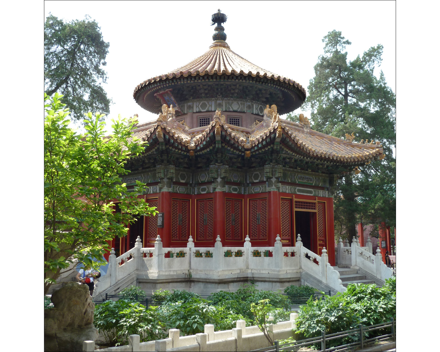 Pavilion of one thousand autumns